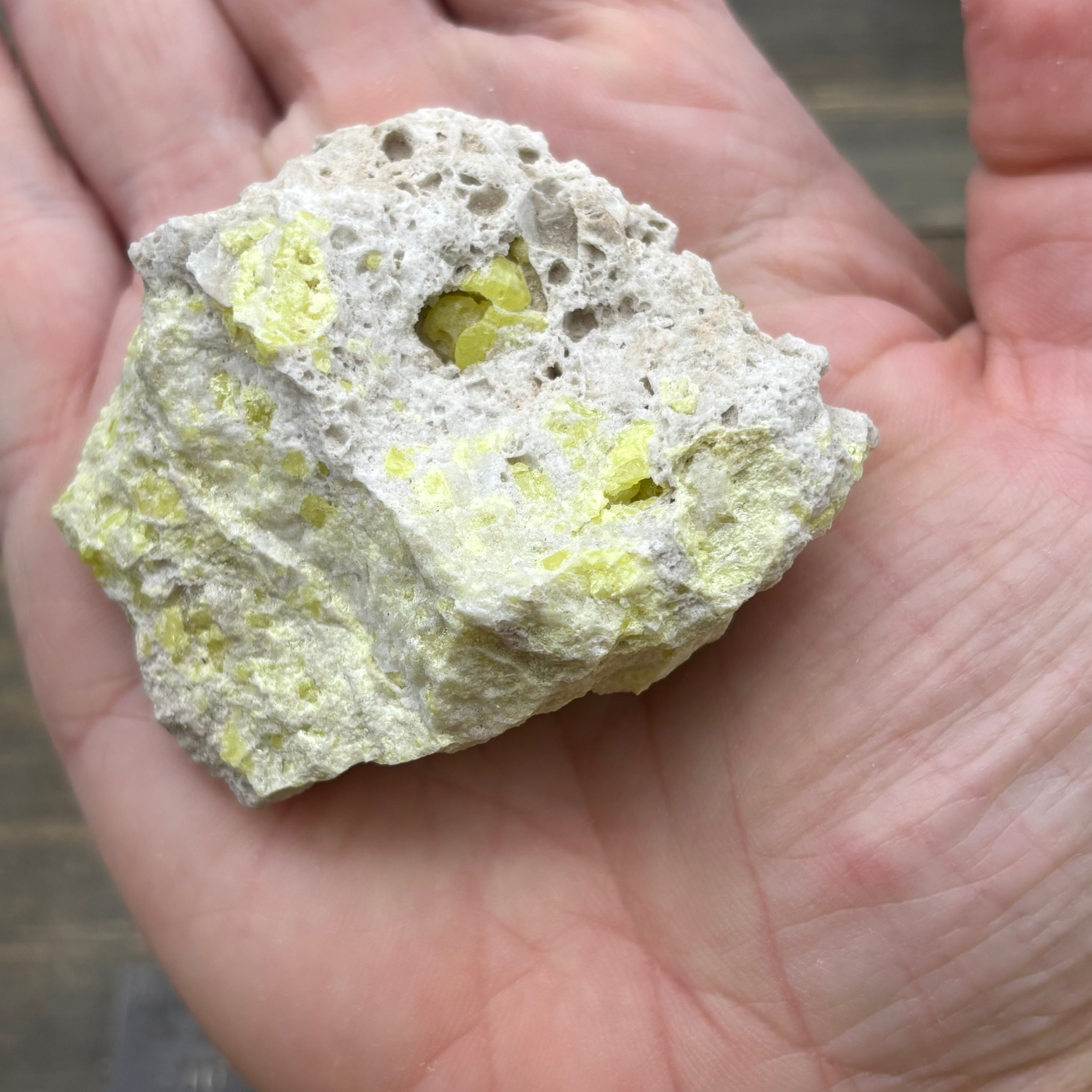 Sulfur on Quartz - 041