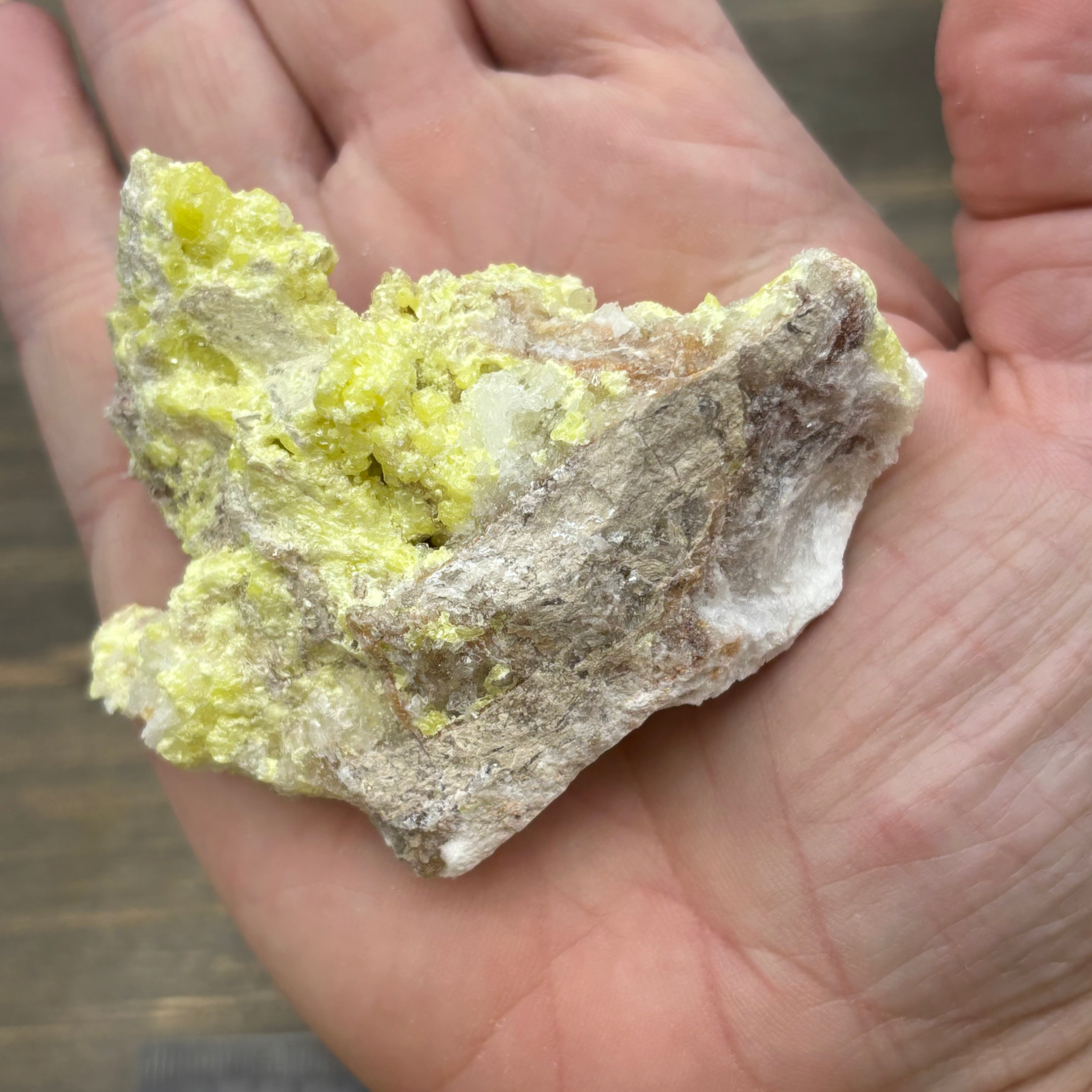 Sulfur on Quartz - 042