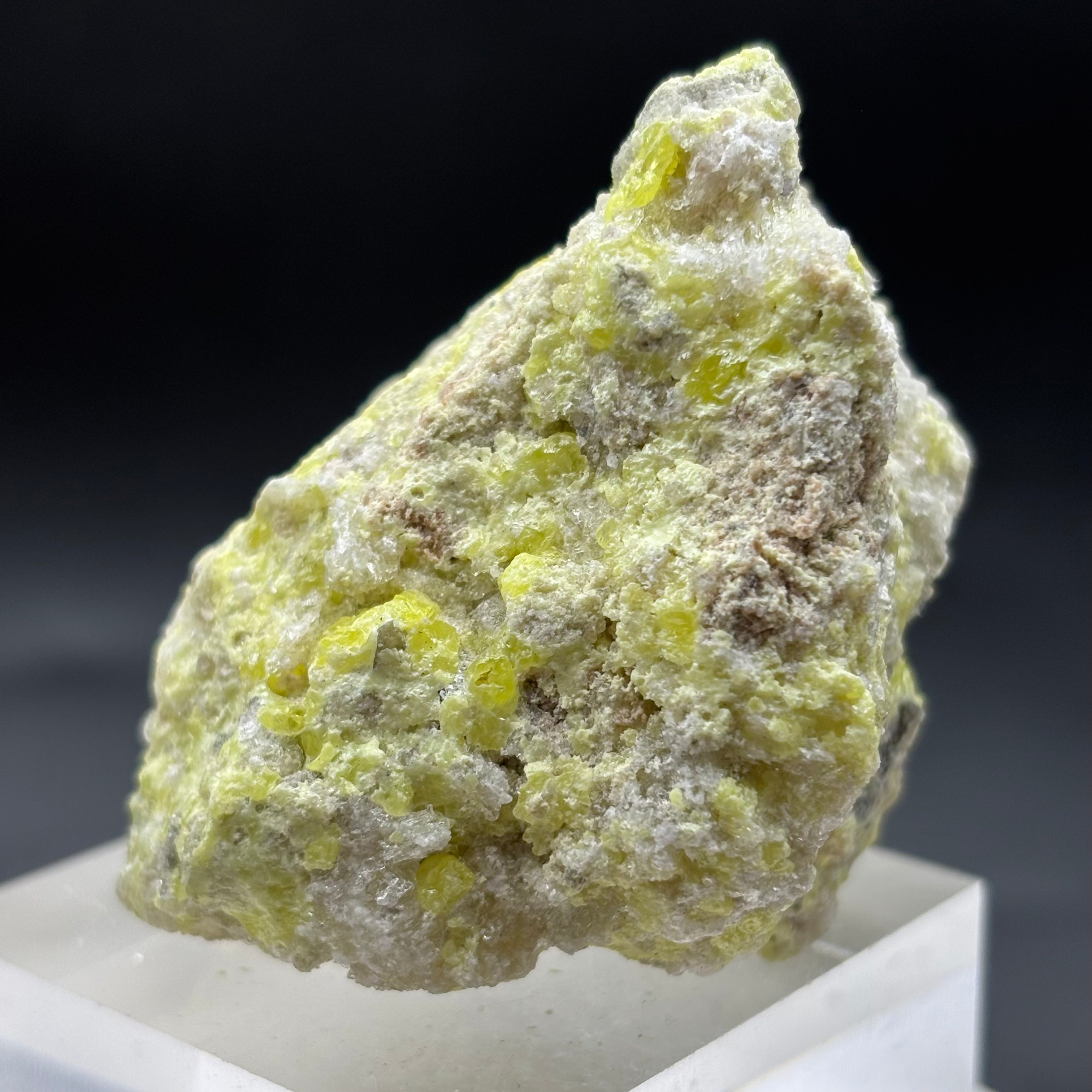 Sulfur on Quartz - 050