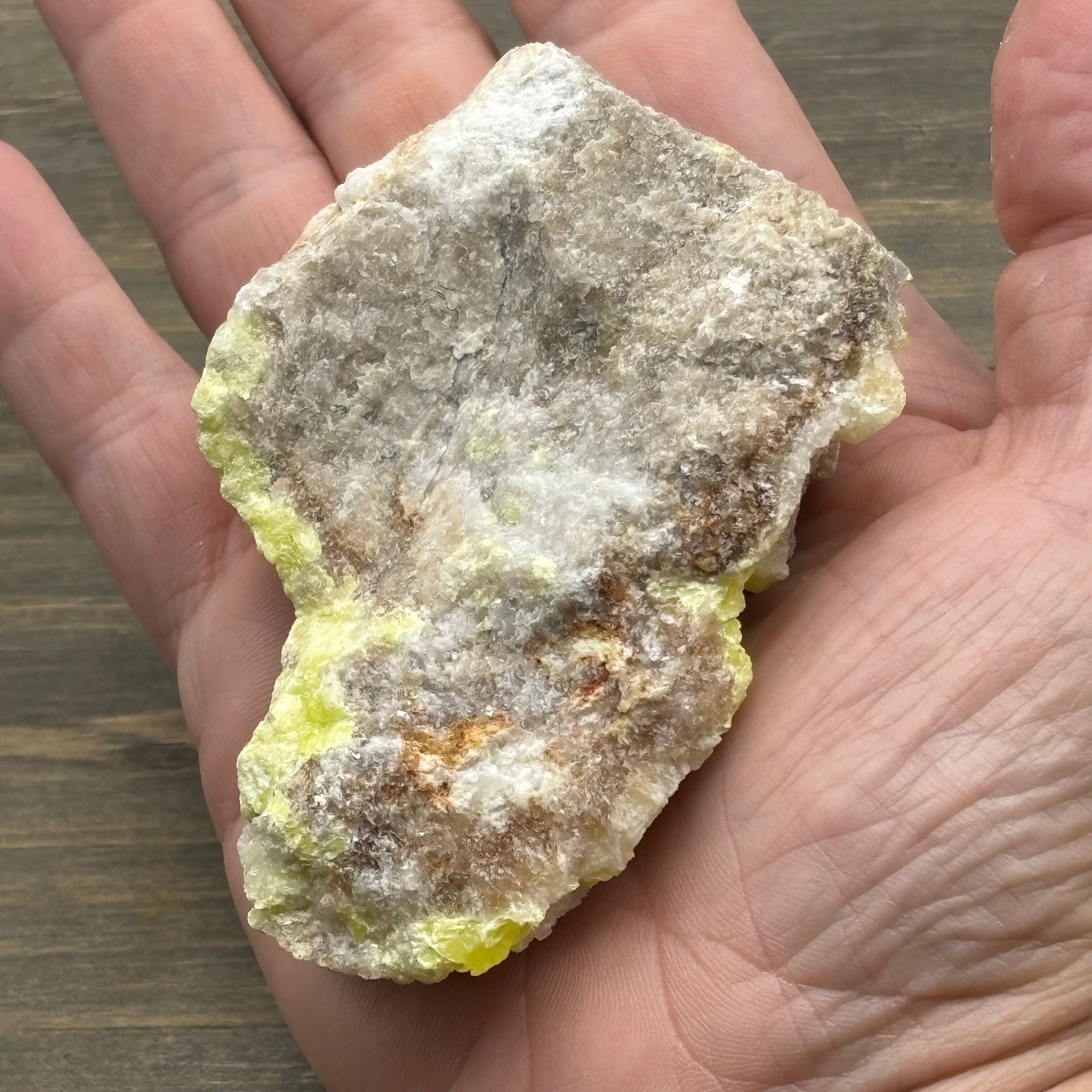 Sulfur on Quartz - 055