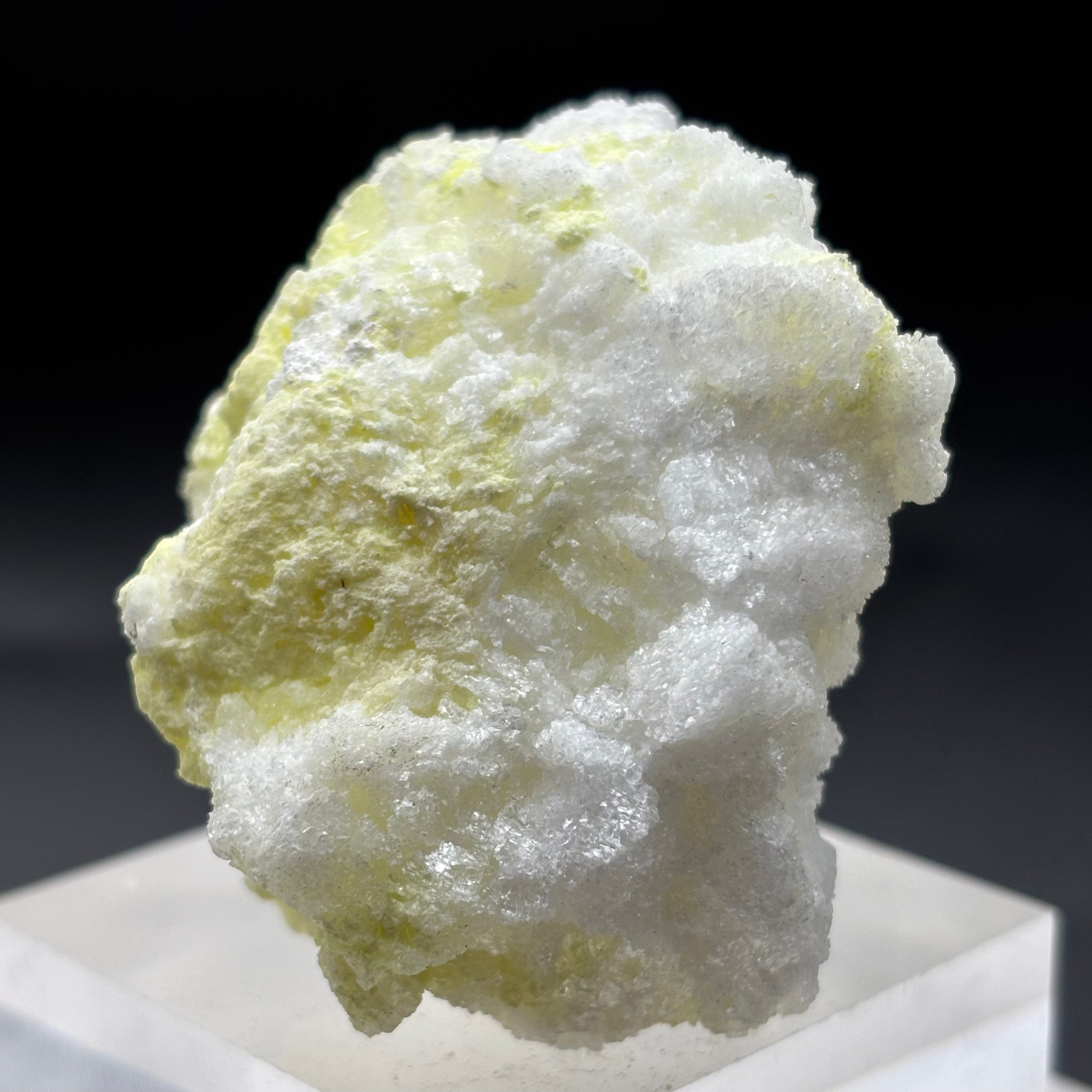 Sulfur on Quartz - 058