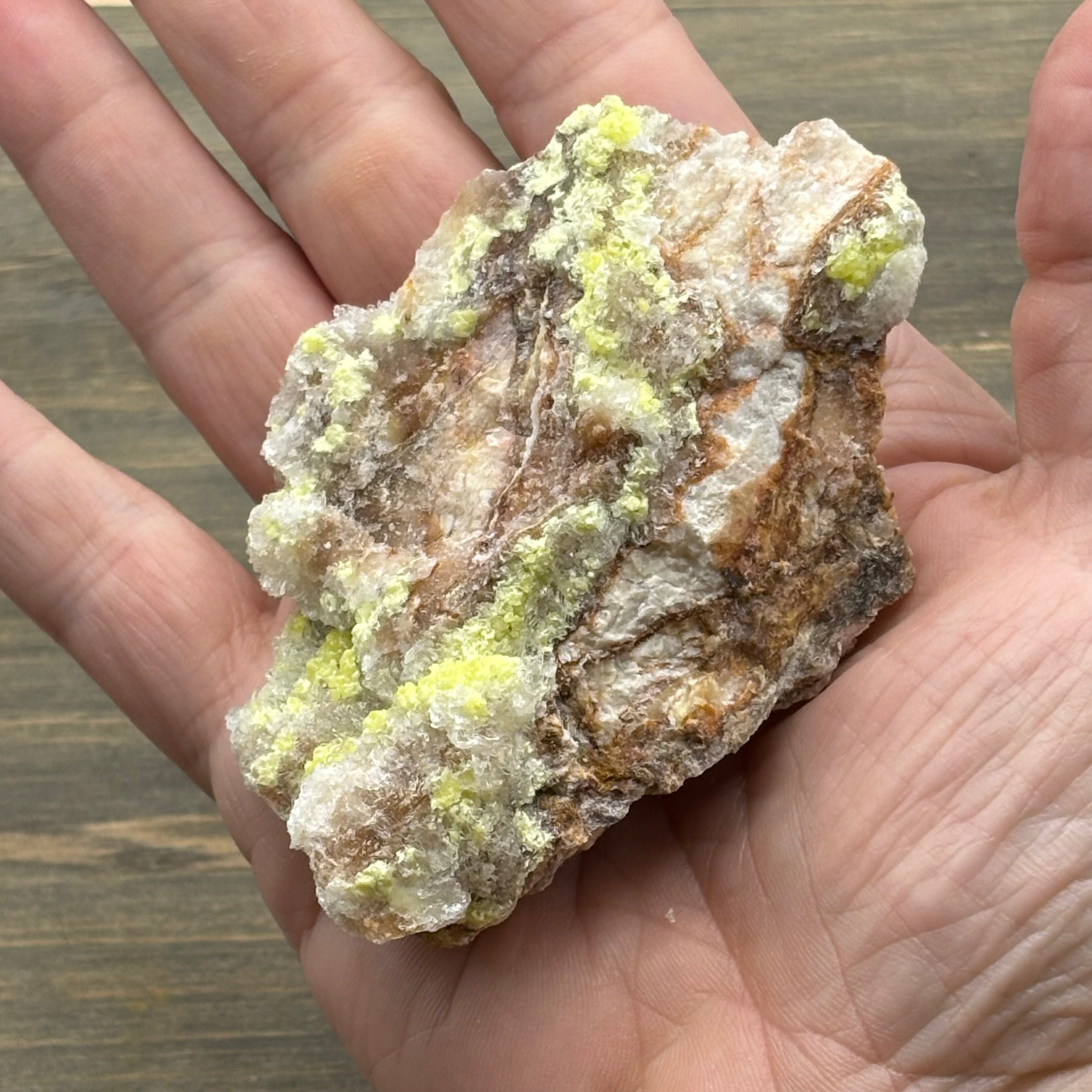 Sulfur on Quartz - 060