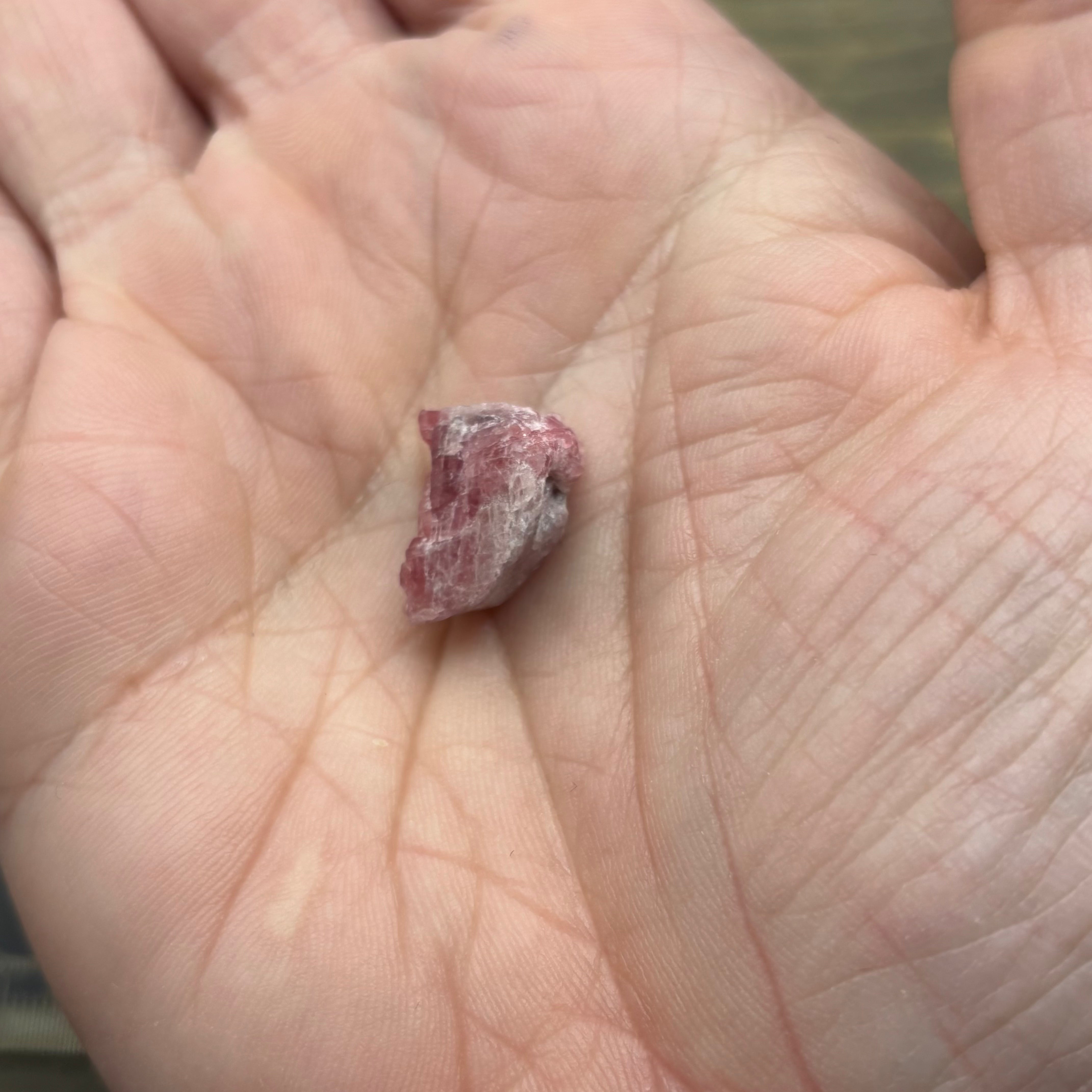 Raspberry Beryl (Pezzottaite) - 004