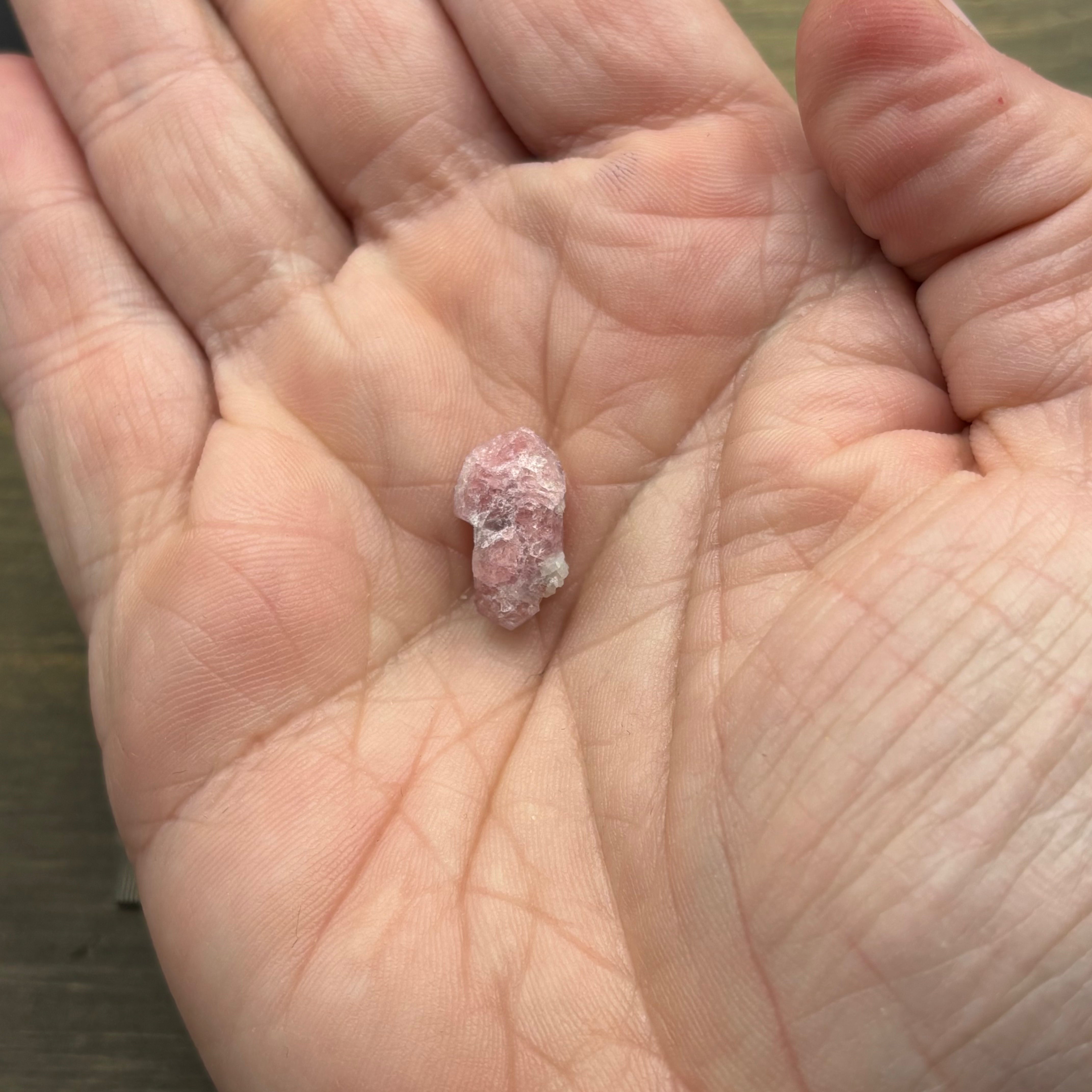 Raspberry Beryl (Pezzottaite) - 039