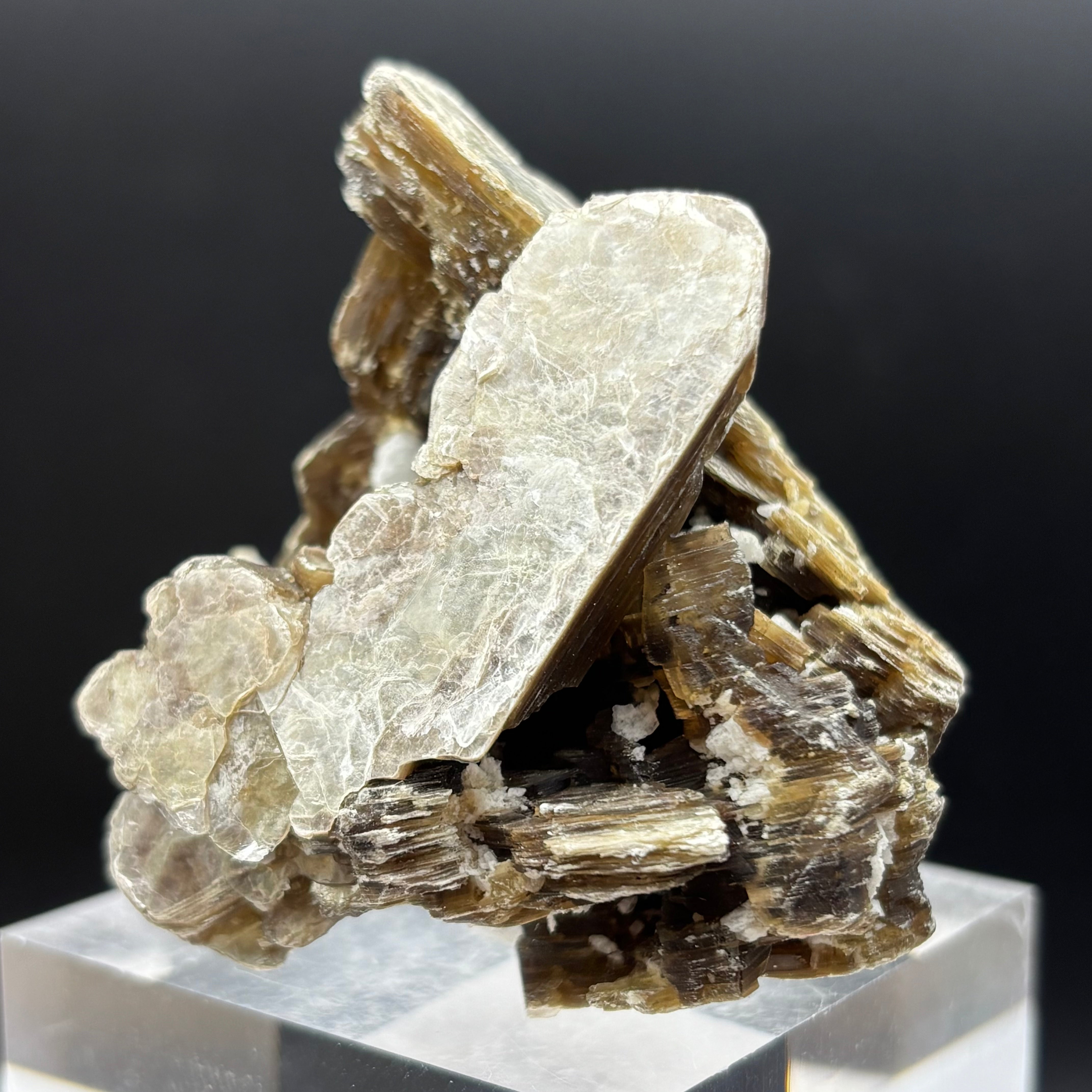 Green Gold Mica - 017