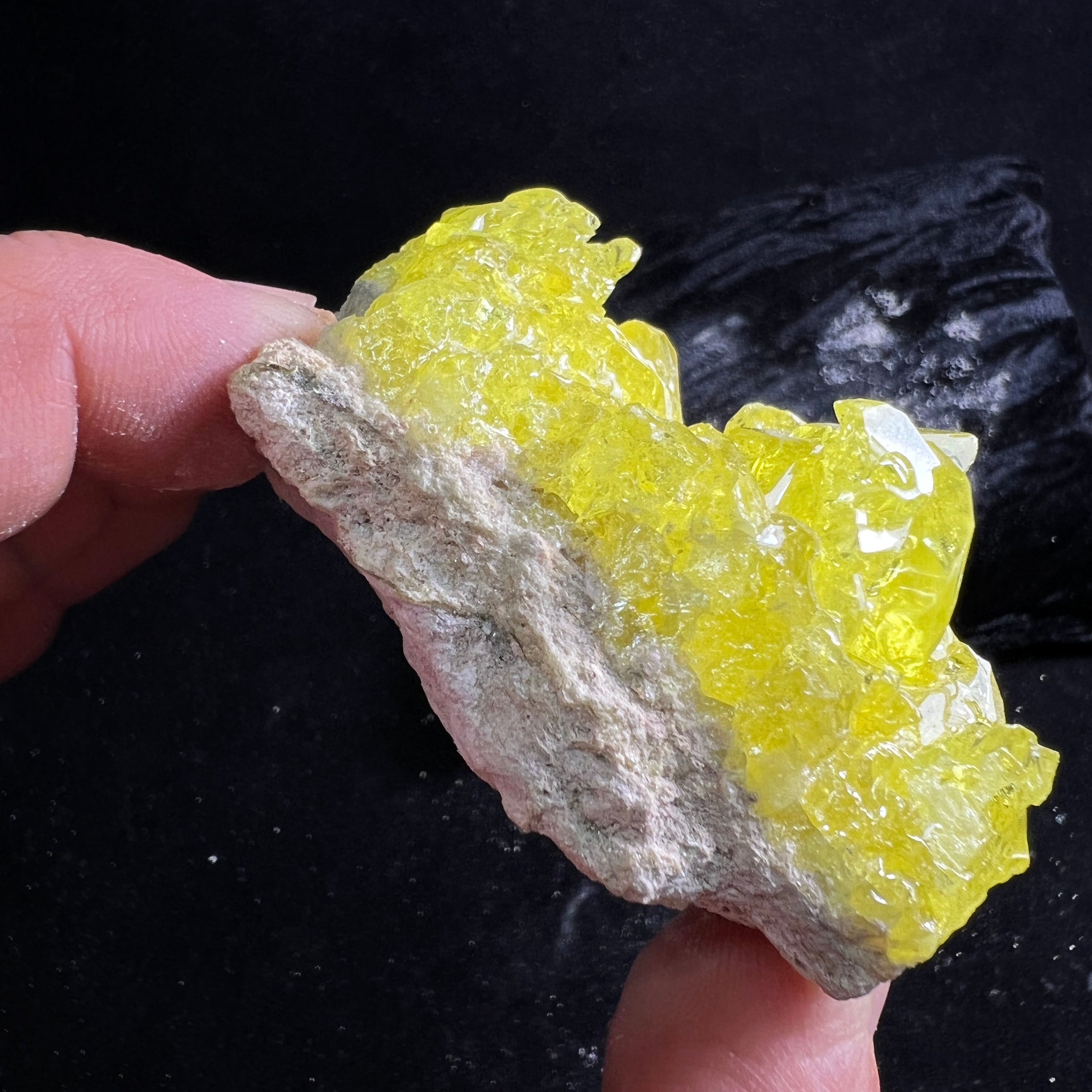 Sulfur Whole Crystal  137